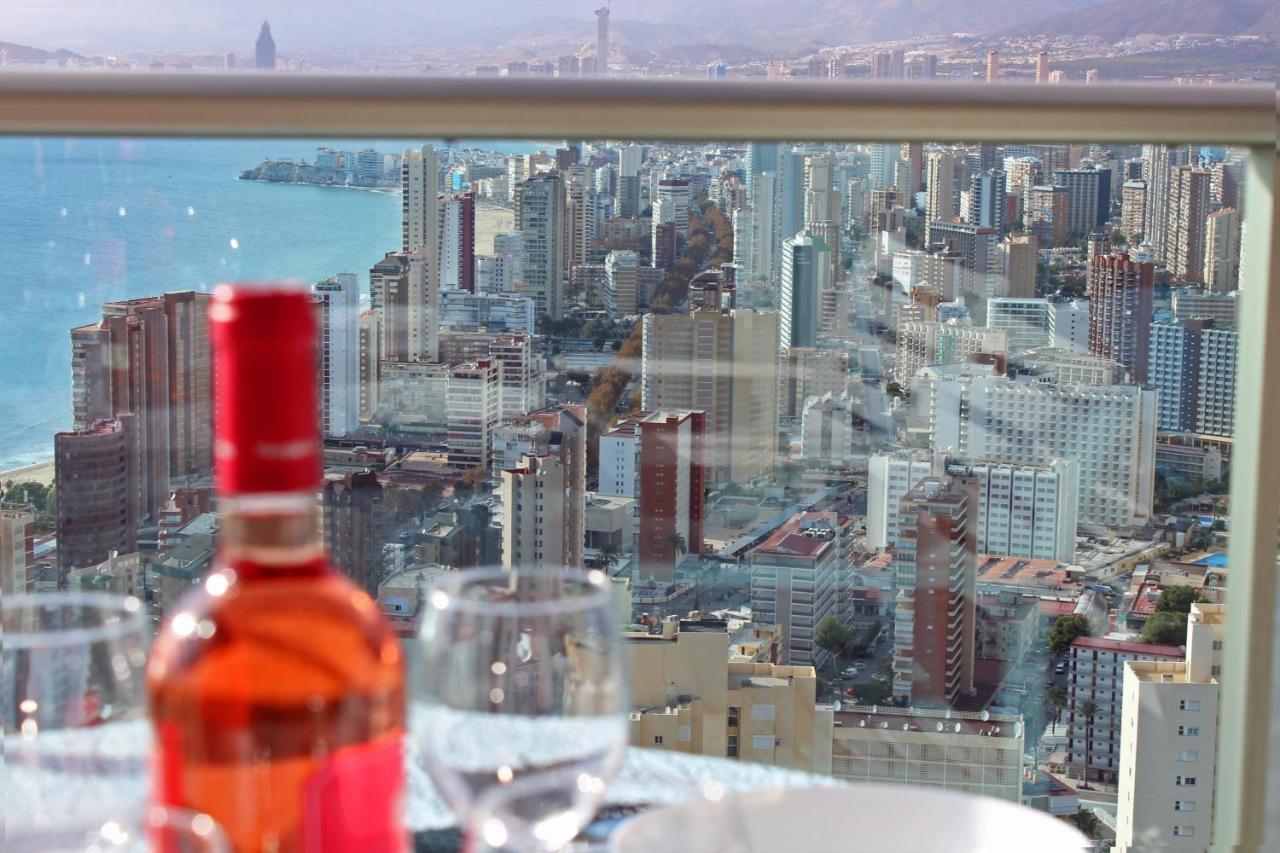 Skyline 26 Stunning Sea Views From A 2-Bedroom Apartment On The 26Th Floor Benidorm Kültér fotó